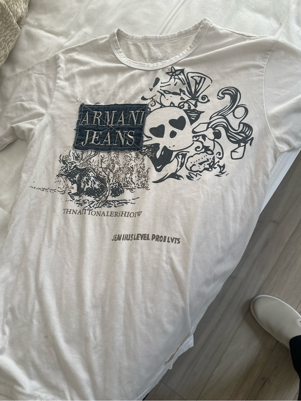 Armani Jeans White Short-Sleeve Graphic Skull Tee